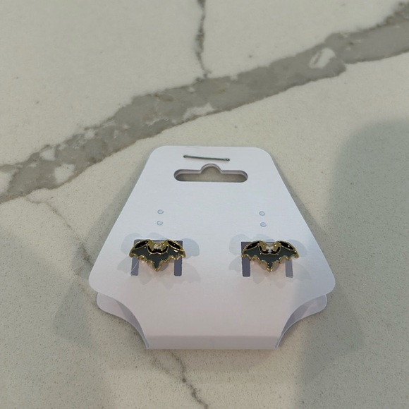 bat stud earrings - Picture 1 of 2